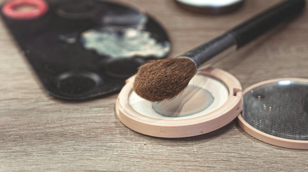 Discovering vintage fashion: a guide for uk women to infuse retro trends into their everyday style